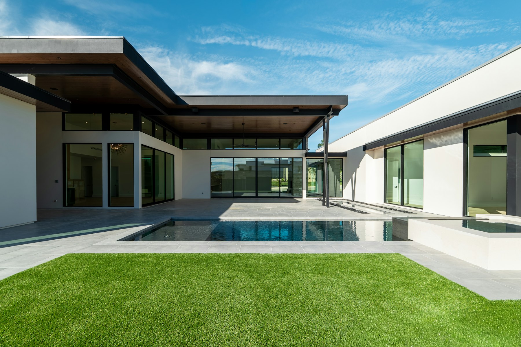 Luxury villas and landscaped golf community in Dubai Hills Estate